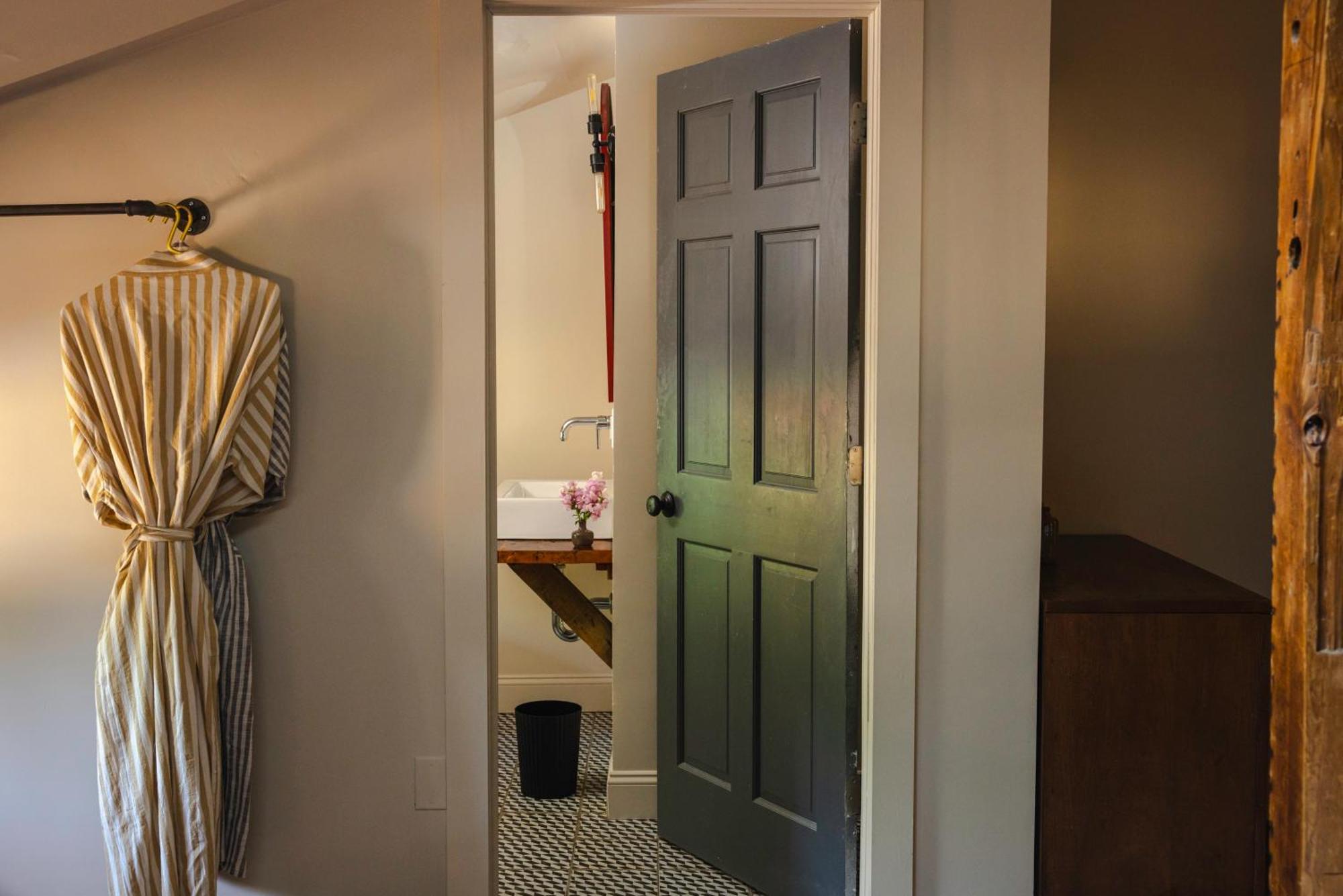 Kingston Carriage House Bed & Breakfast Bagian luar foto